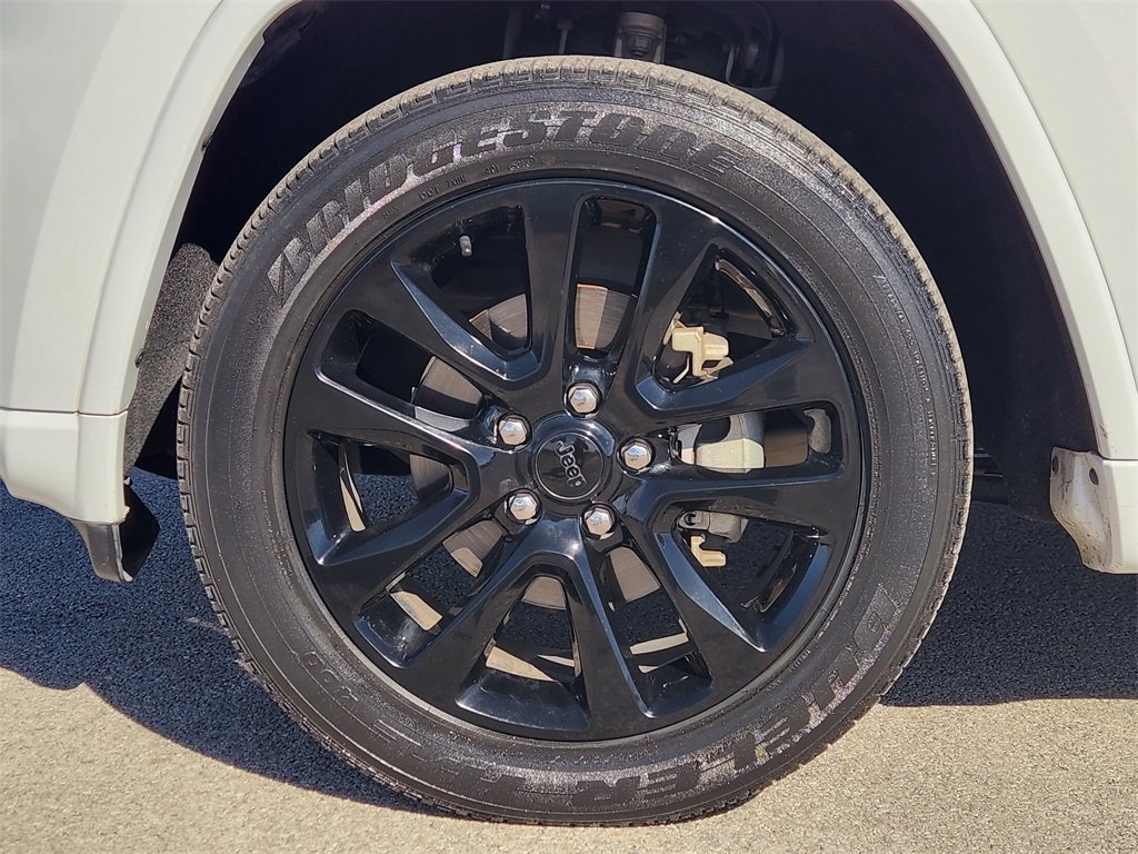 Used 2020 Jeep Grand Cherokee Altitude image 11