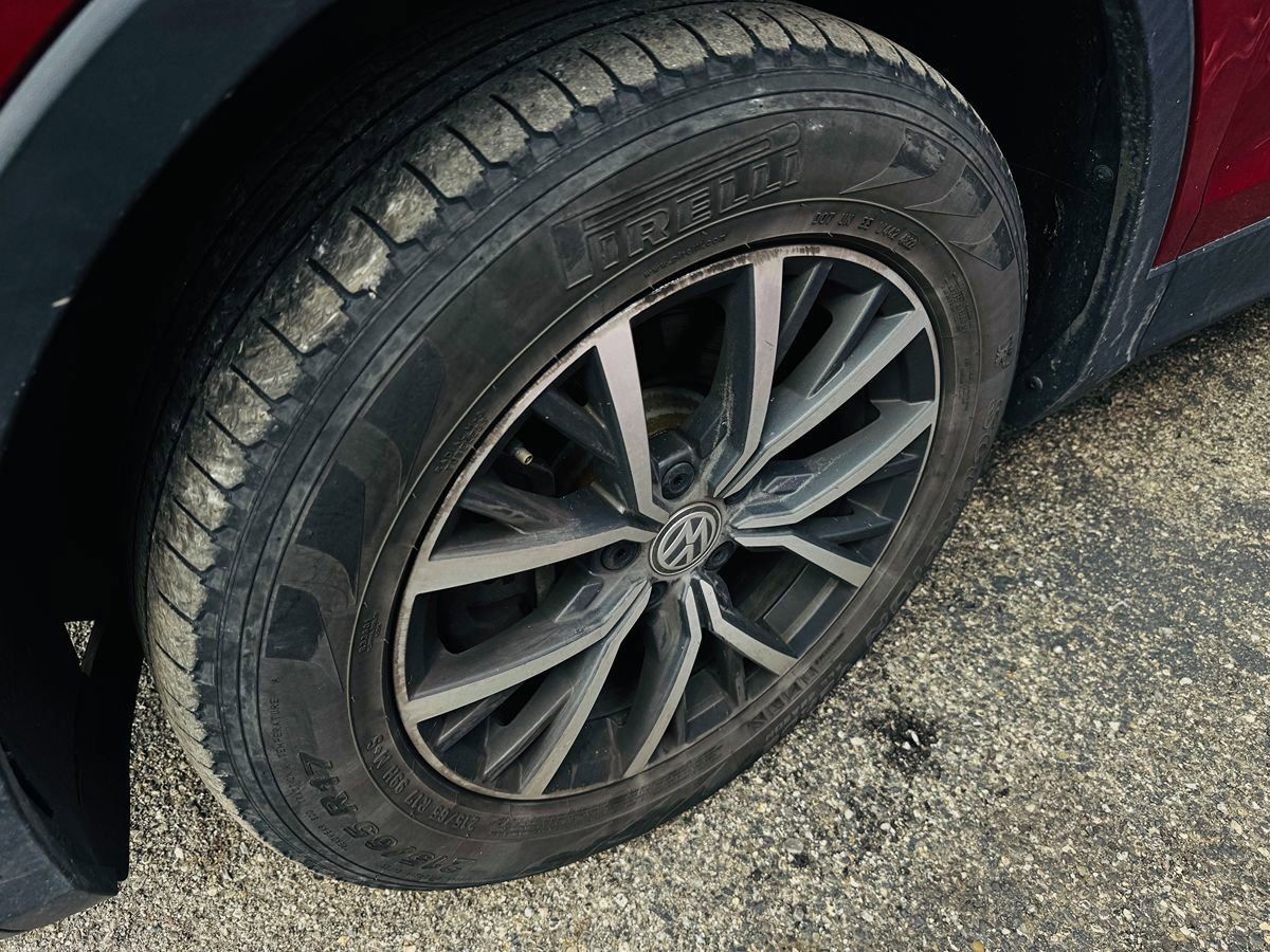 Used 2019 Volkswagen Tiguan SE w/ Panoramic Sunroof Package FWD image 8