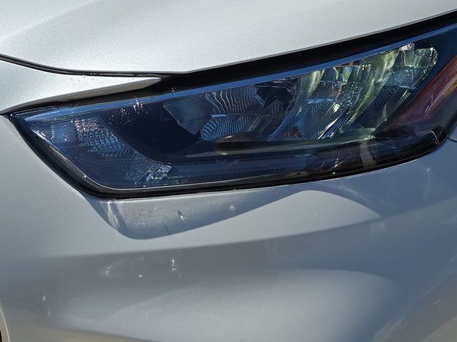 Used 2020 Toyota Highlander XLE AWD/4WD image 36