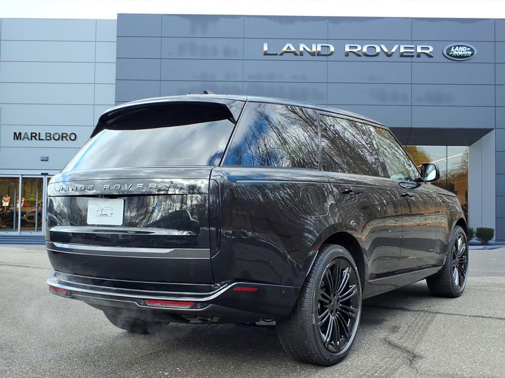 New 2026 Land Rover Range Rover SE image 2