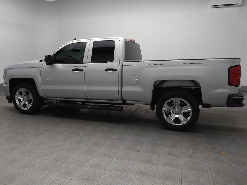 Used 2018 Chevrolet Silverado 1500 Custom w/ Custom Convenience Package RWD image 3