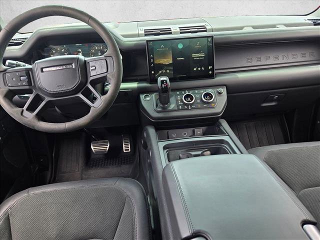 Used 2022 Land Rover Defender 110 V8 AWD/4WD image 15