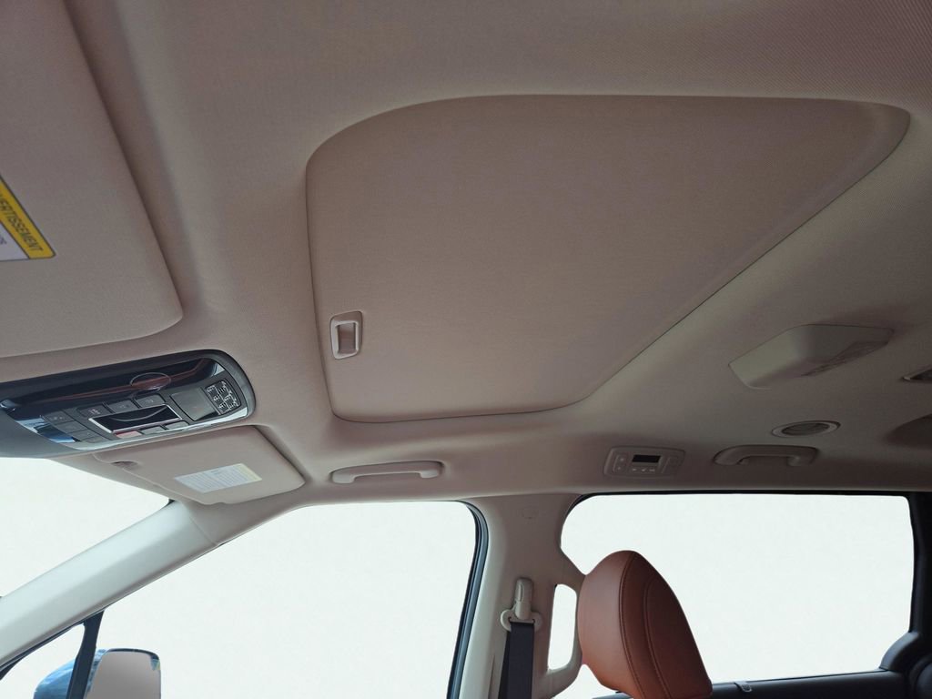 New 2026 Kia Carnival SX image 19