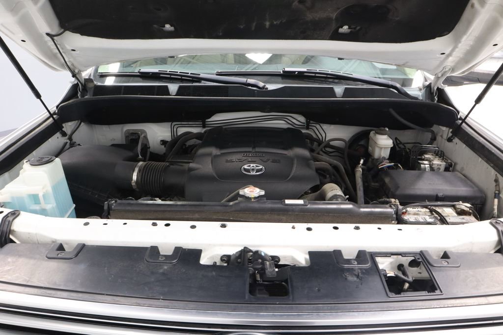 Used 2020 Toyota Tundra Limited w/ Limited Premium Package AWD/4WD image 16