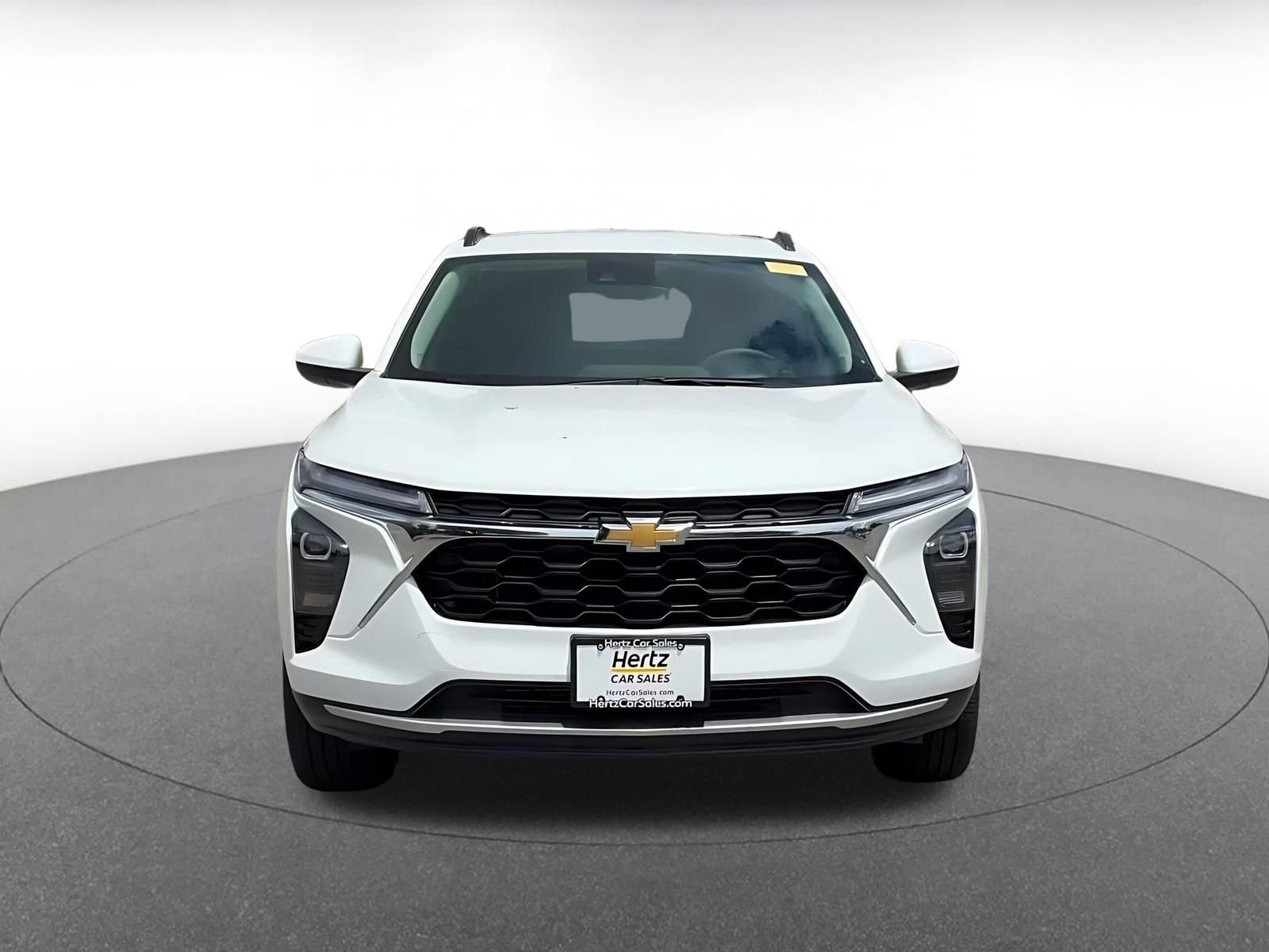 Used 2025 Chevrolet Trax LT FWD image 4