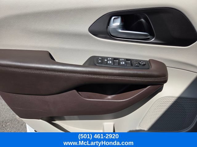 Used 2019 Chrysler Pacifica Touring-L Plus w/ Advanced Safetytec Group FWD image 34