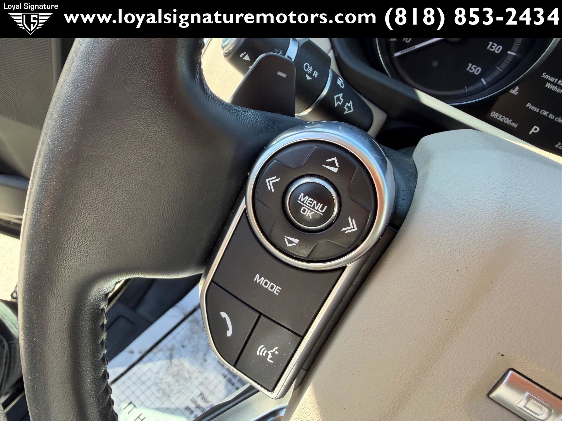 Used 2017 Land Rover Discovery SE image 33