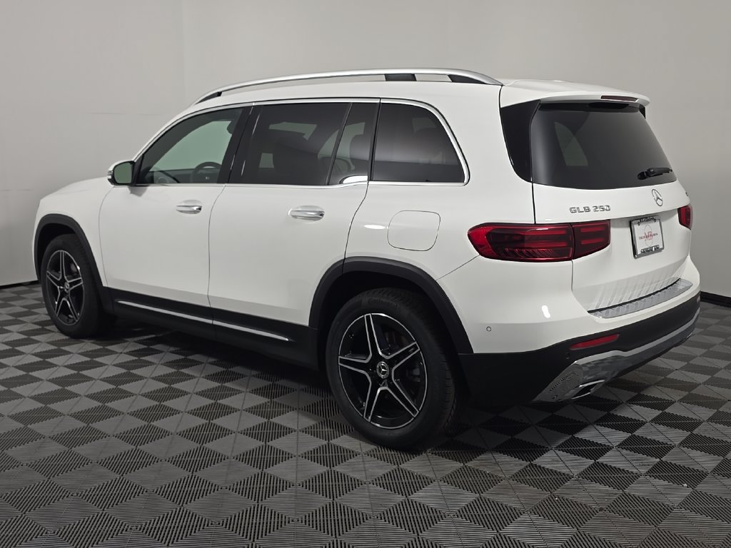 New 2026 Mercedes-Benz GLB 250 4MATIC image 3