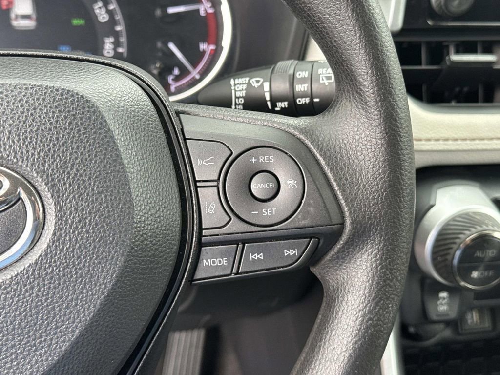 Used 2023 Toyota RAV4 XLE image 31