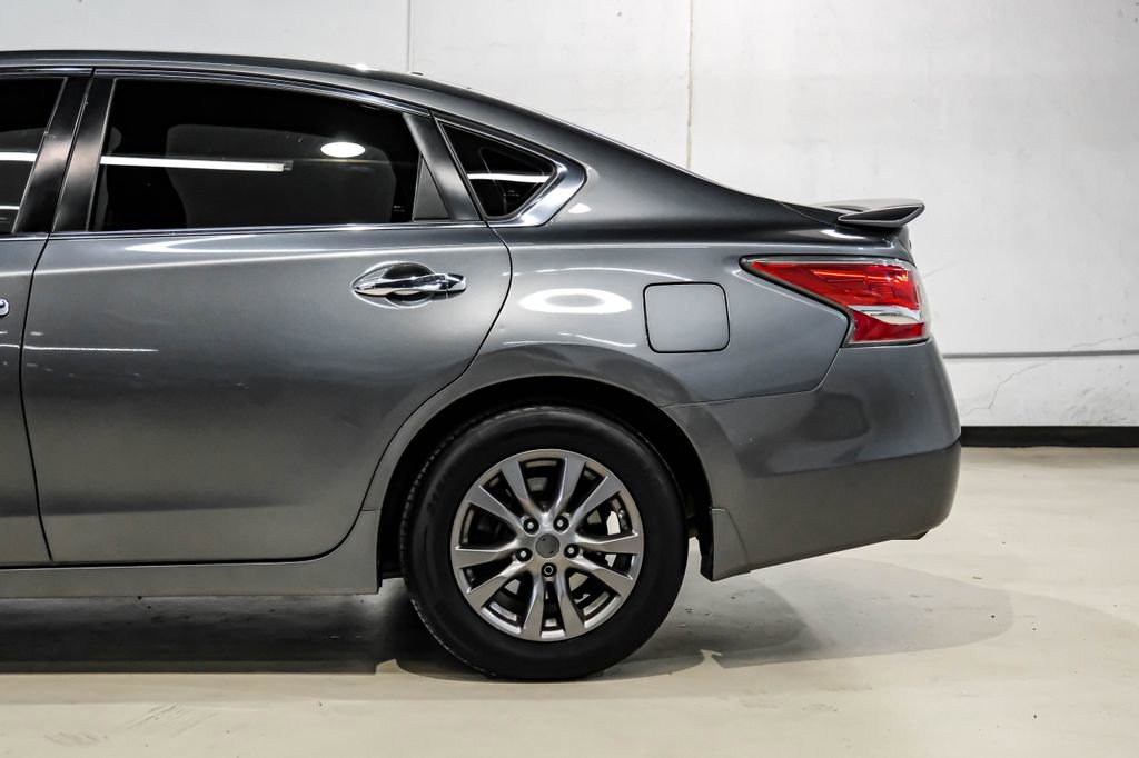 Used 2015 Nissan Altima 2.5 S w/ Special Edition Package FWD image 13