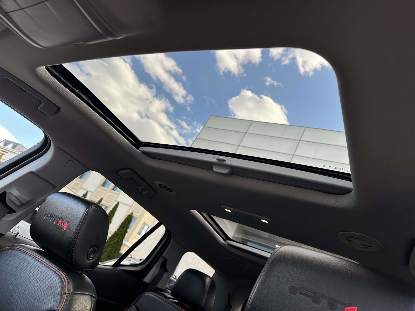 Used 2023 GMC Acadia AT4 w/ Technology Package image 21