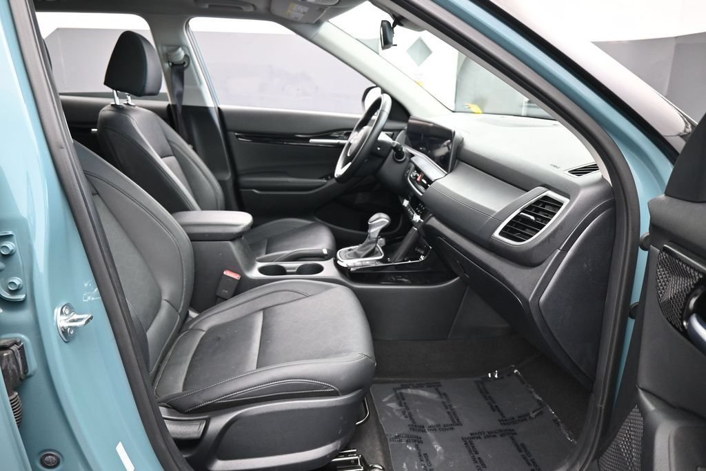 Used 2025 Kia Seltos EX w/ EX Sunroof Package FWD image 41