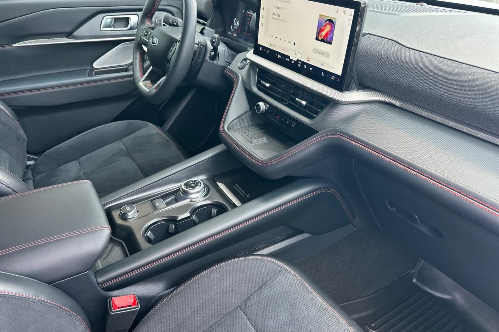 Certified 2025 Ford Explorer ST AWD/4WD image 18