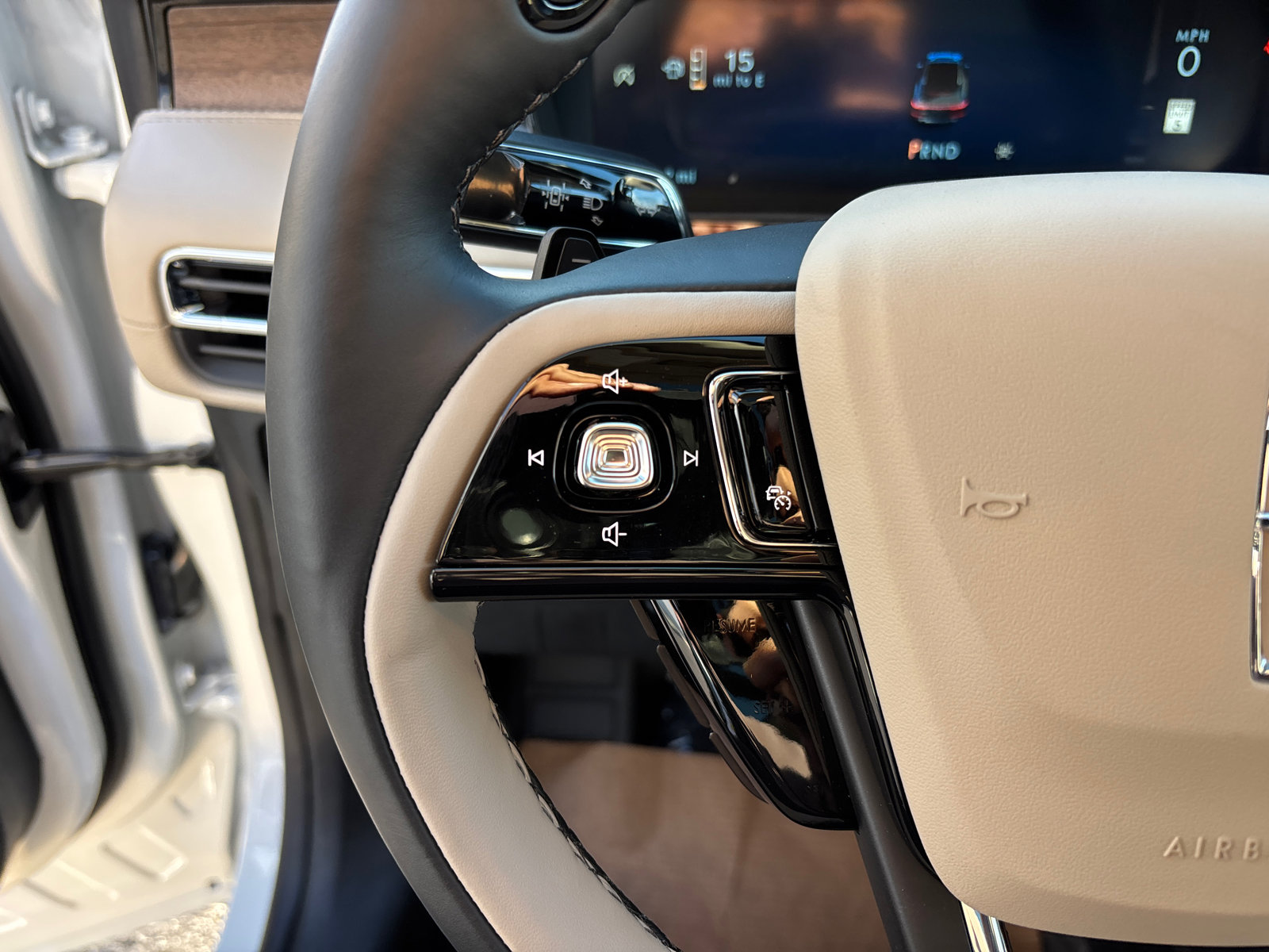 New 2026 Lincoln Corsair Reserve image 17