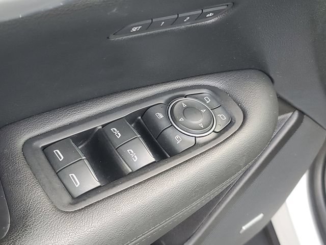 Certified 2017 Cadillac XT5 Luxury w/ Driver Awareness Package FWD image 16