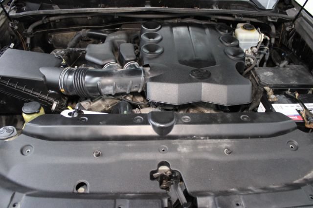 Used 2011 Toyota 4Runner Limited AWD/4WD image 26