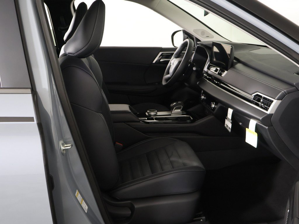 New 2025 Mitsubishi Outlander Trail Edition image 30