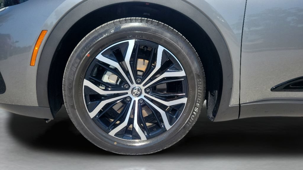 Certified 2024 Toyota Crown AWD/4WD image 10