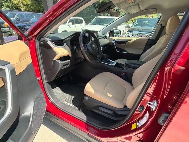 Used 2019 Toyota RAV4 LE FWD image 24