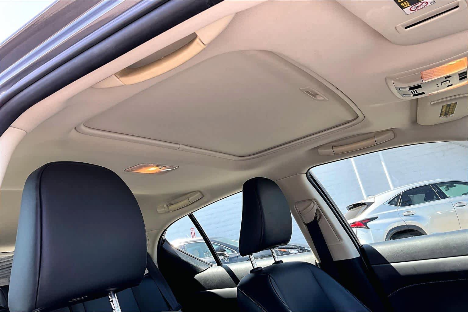 Used 2014 Lexus CT 200h FWD image 13