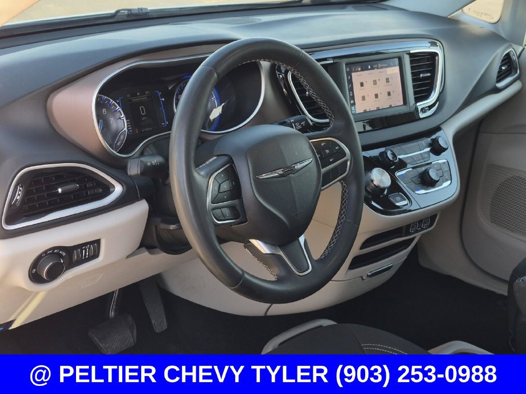 Used 2023 Chrysler Voyager LX FWD image 31