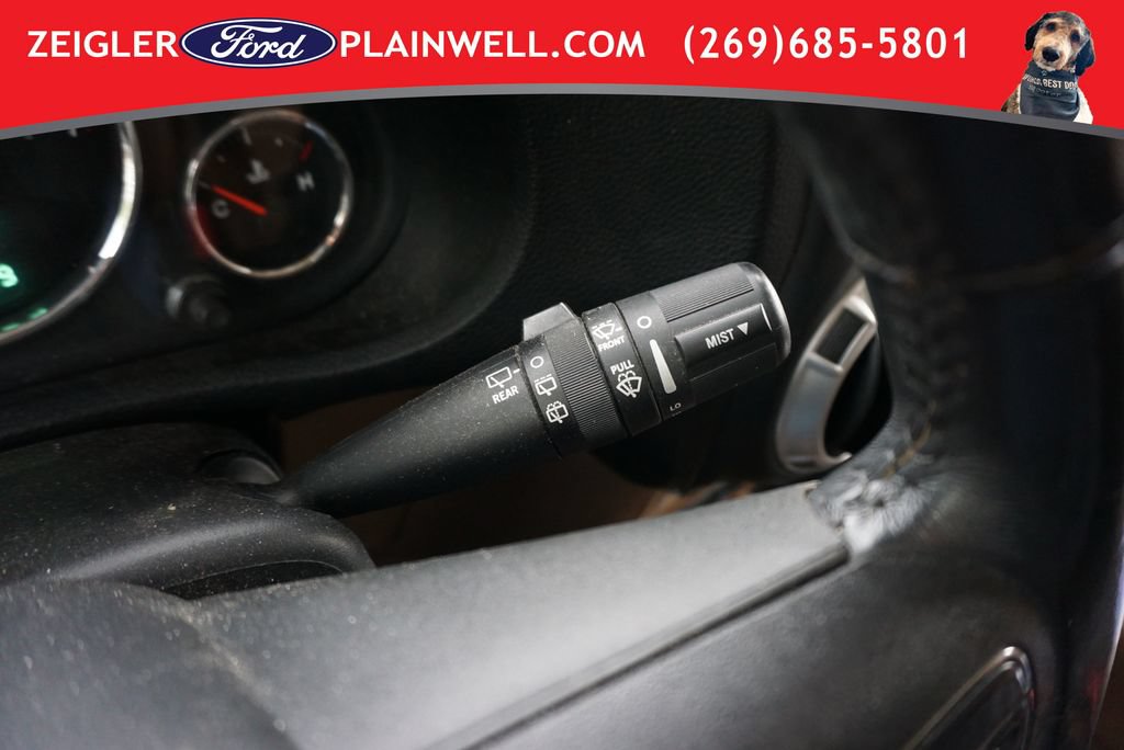 Used 2011 Jeep Wrangler Unlimited Sahara w/ Dual Top Group AWD/4WD image 17