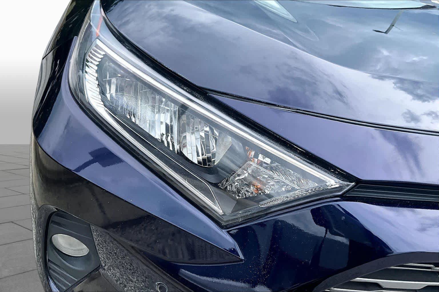 Used 2019 Toyota RAV4 Limited w/ Advanced Technology Package AWD/4WD image 28