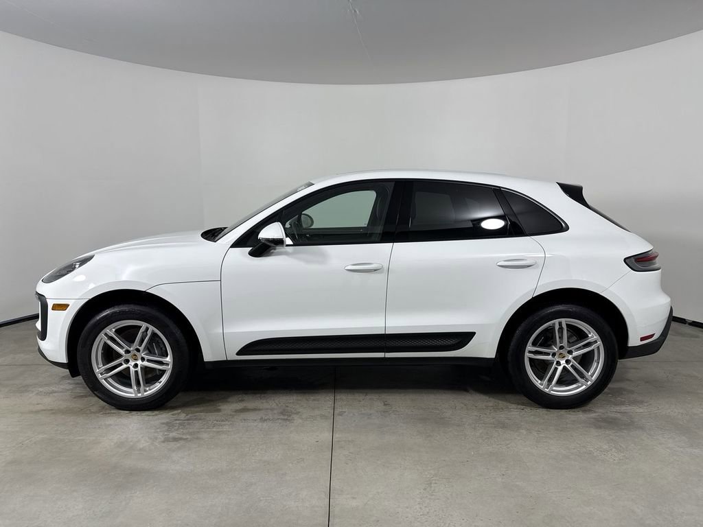 Certified 2023 Porsche Macan Turbo image 2