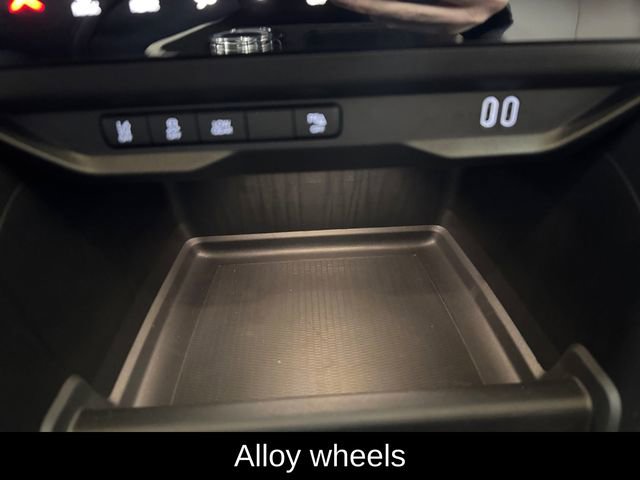 Used 2026 Jeep Cherokee Limited AWD/4WD image 18