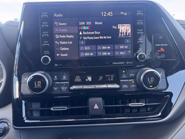 Used 2022 Toyota Highlander XLE AWD/4WD image 14
