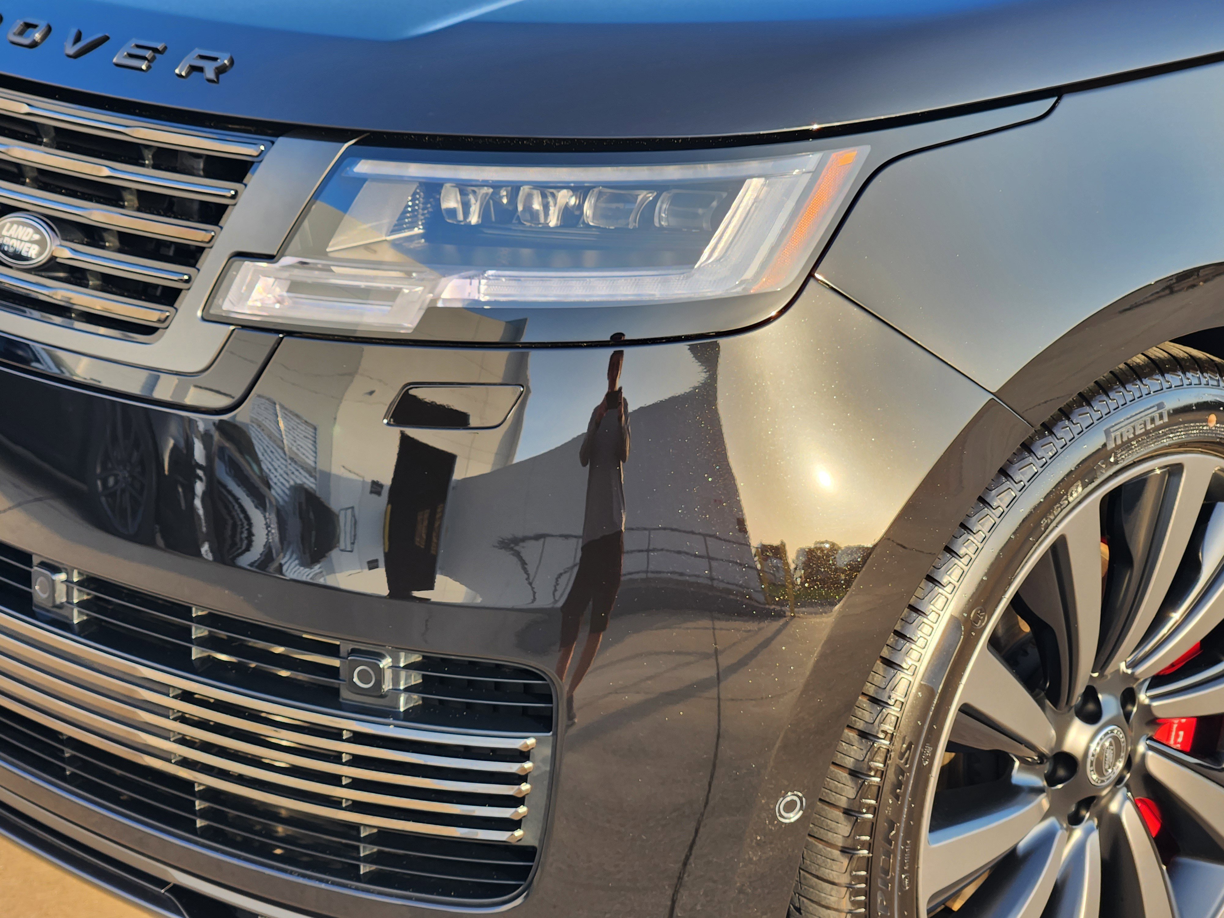 New 2025 Land Rover Range Rover SV image 9