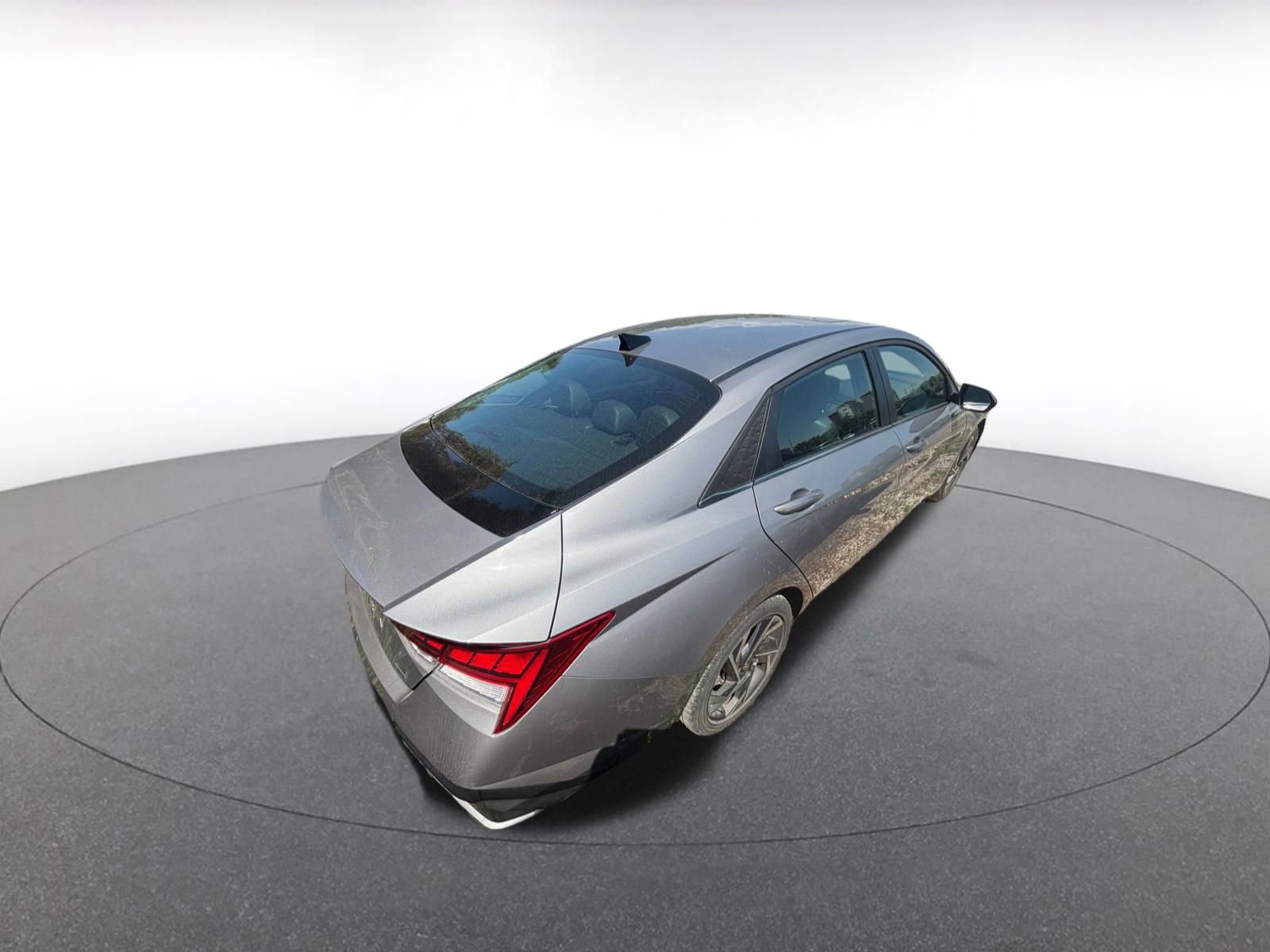 Used 2025 Hyundai Elantra Limited image 7