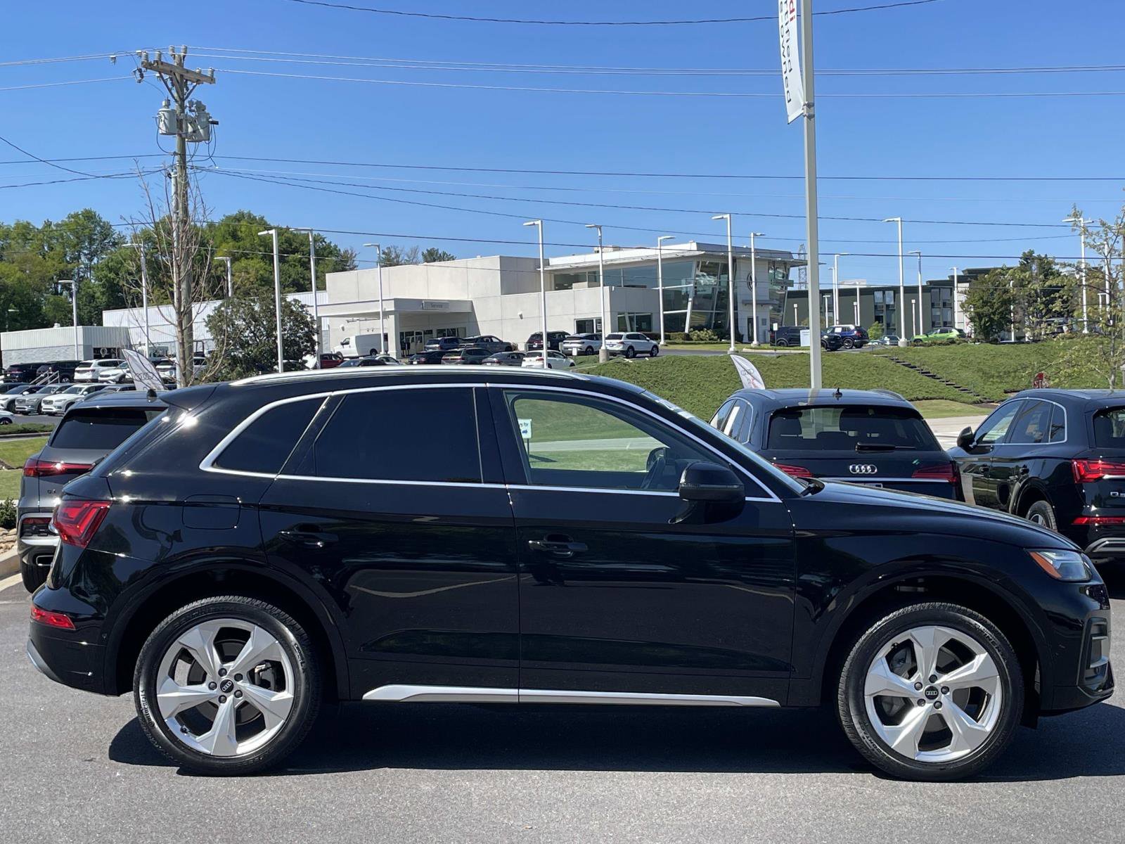 Used 2021 Audi Q5 Prestige w/ Prestige Package image 8