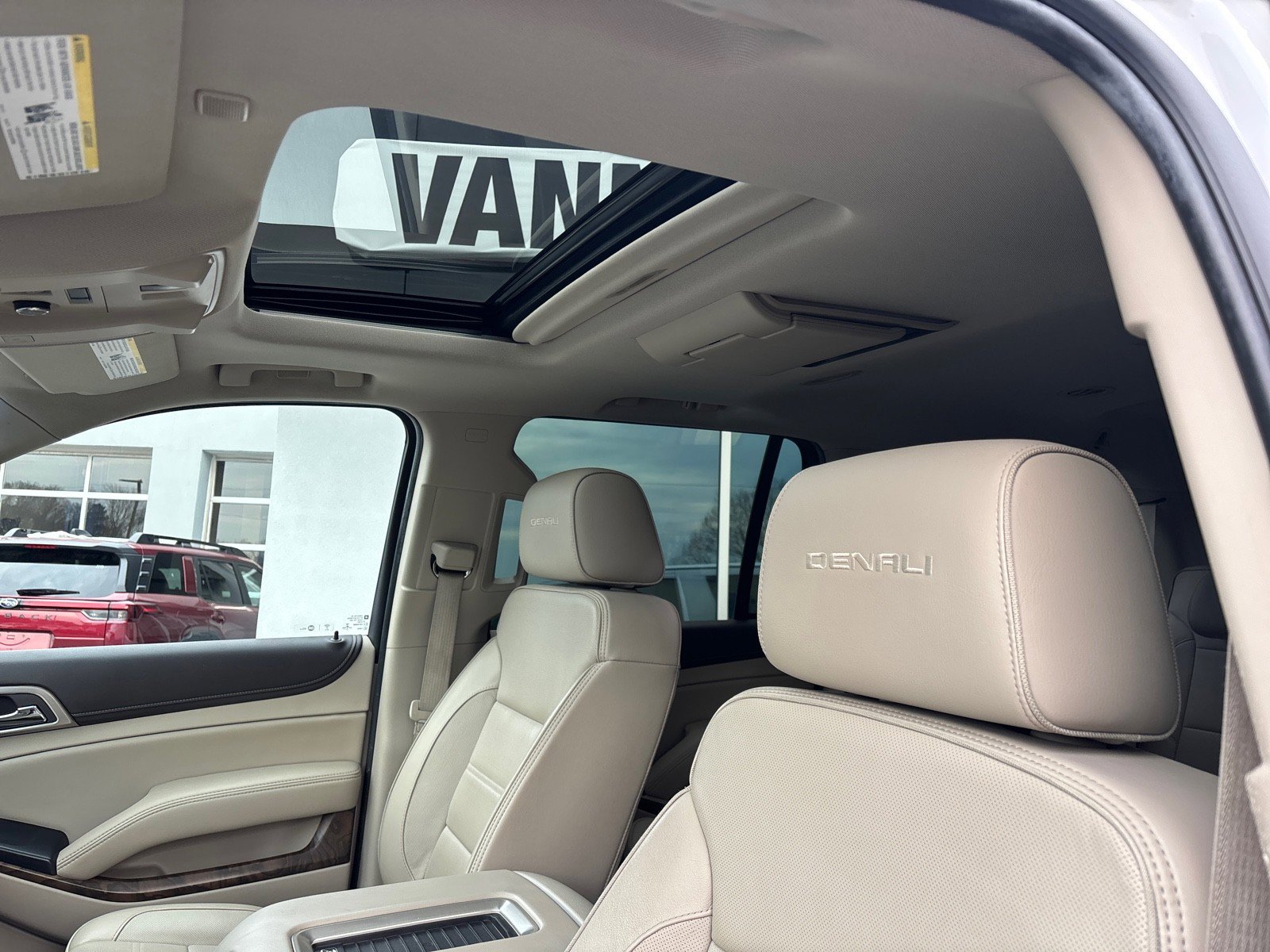 Used 2018 GMC Yukon Denali w/ Denali Ultimate Package image 15