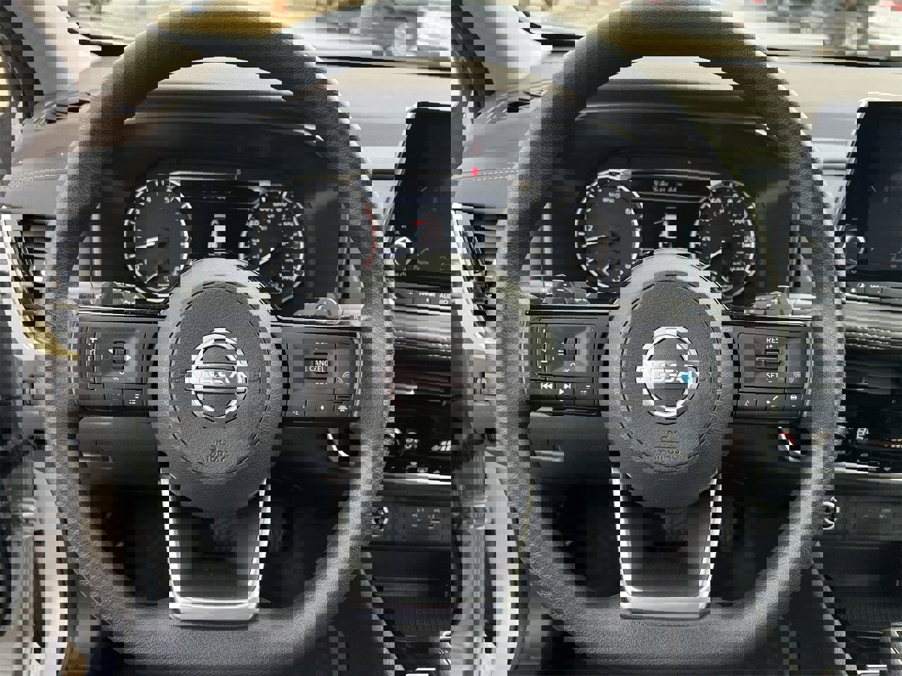 Certified 2022 Nissan Rogue SV image 10