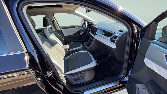 New 2026 Volkswagen Taos SE image 13
