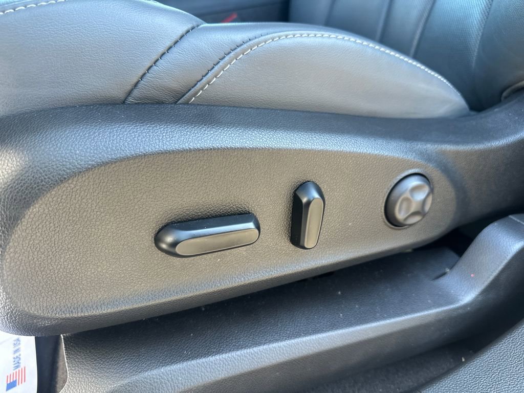 Used 2019 Buick Envision Essence AWD/4WD image 4