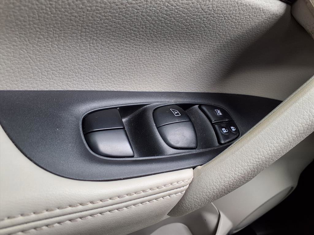 Used 2019 Nissan Rogue Sport SL w/ Premium Package image 22