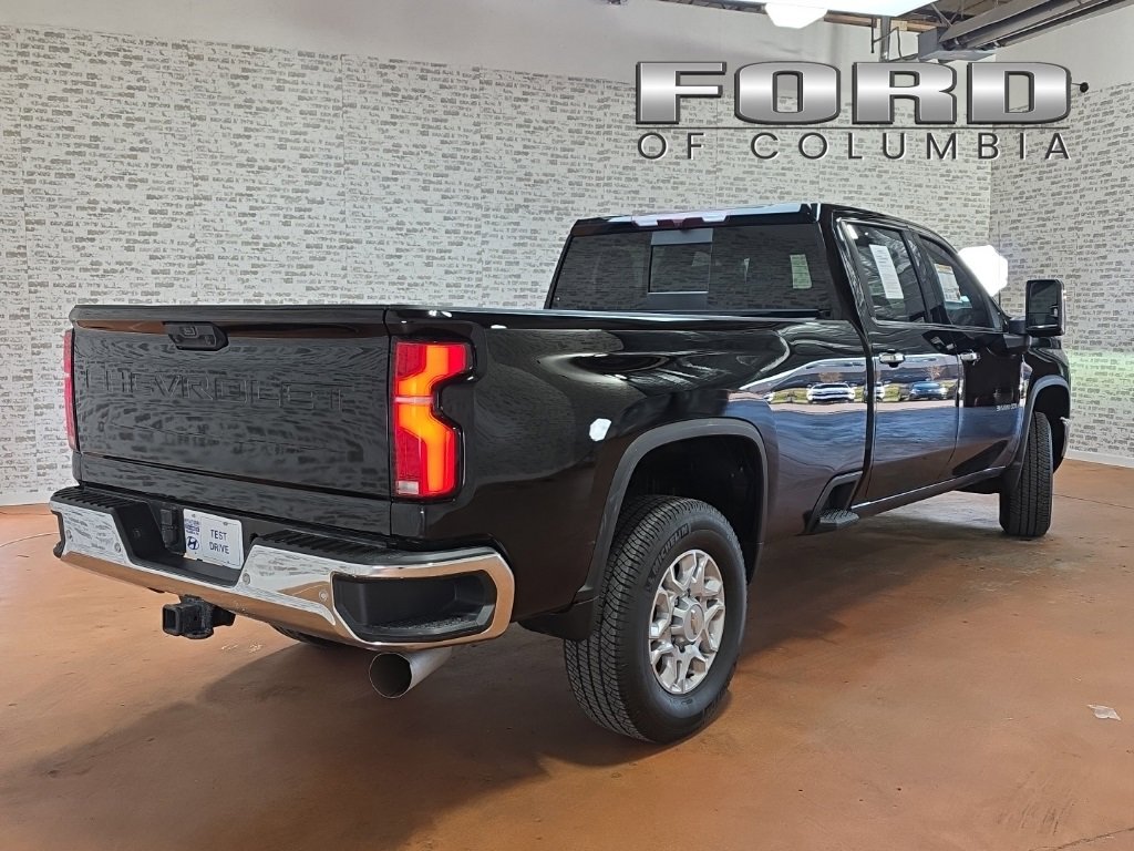 Used 2024 Chevrolet Silverado 3500 LTZ w/ LTZ Convenience Package image 8