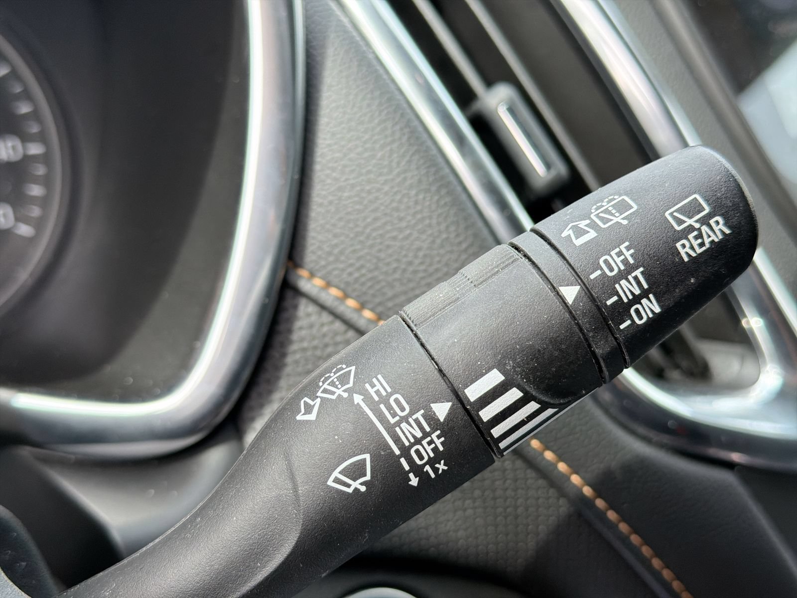Used 2019 Chevrolet Equinox Premier FWD image 28