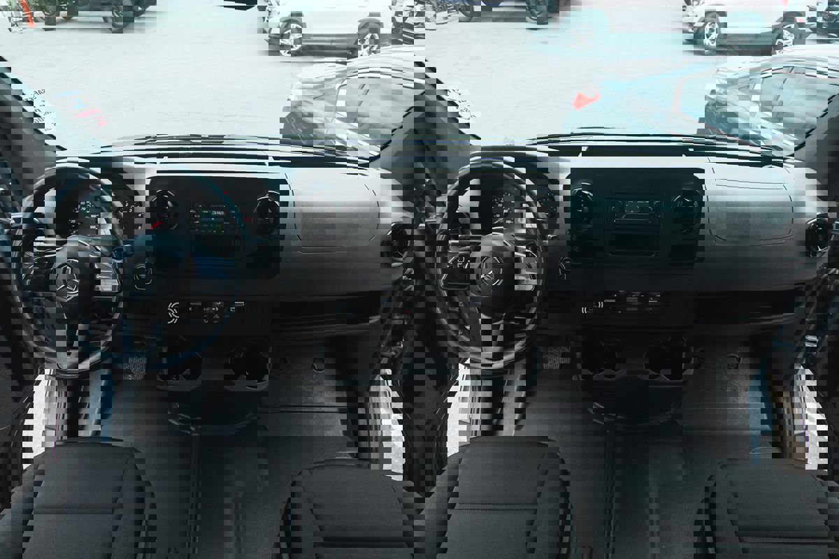 Used 2019 Mercedes-Benz Sprinter 144 image 16