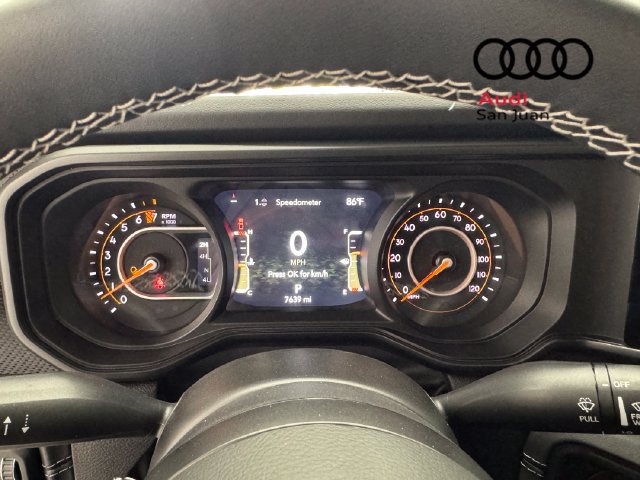 Used 2025 Jeep Gladiator Rubicon w/ Safety Group AWD/4WD image 17
