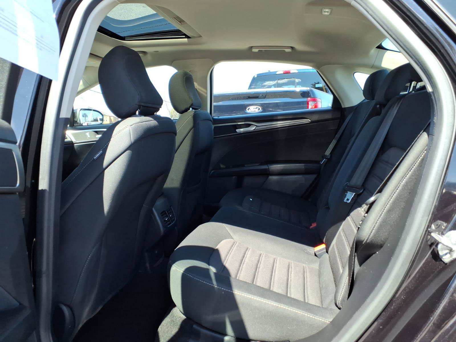 Used 2020 Ford Fusion SE image 13