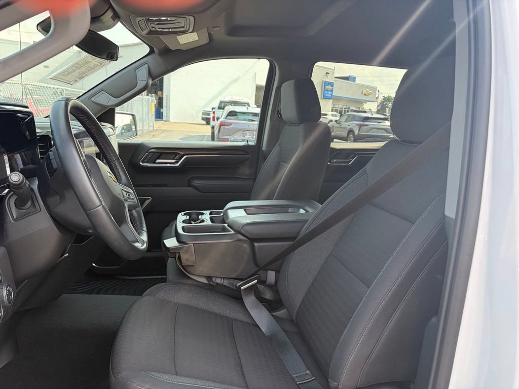 Used 2024 Chevrolet Silverado 1500 LT AWD/4WD image 29