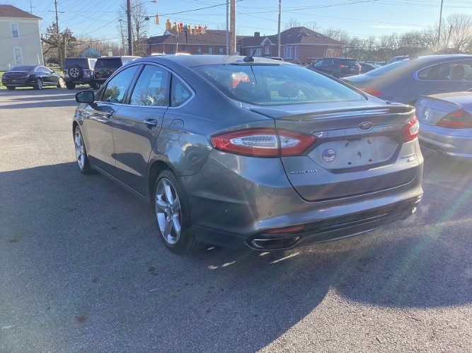 Used 2013 Ford Fusion Titanium image 3