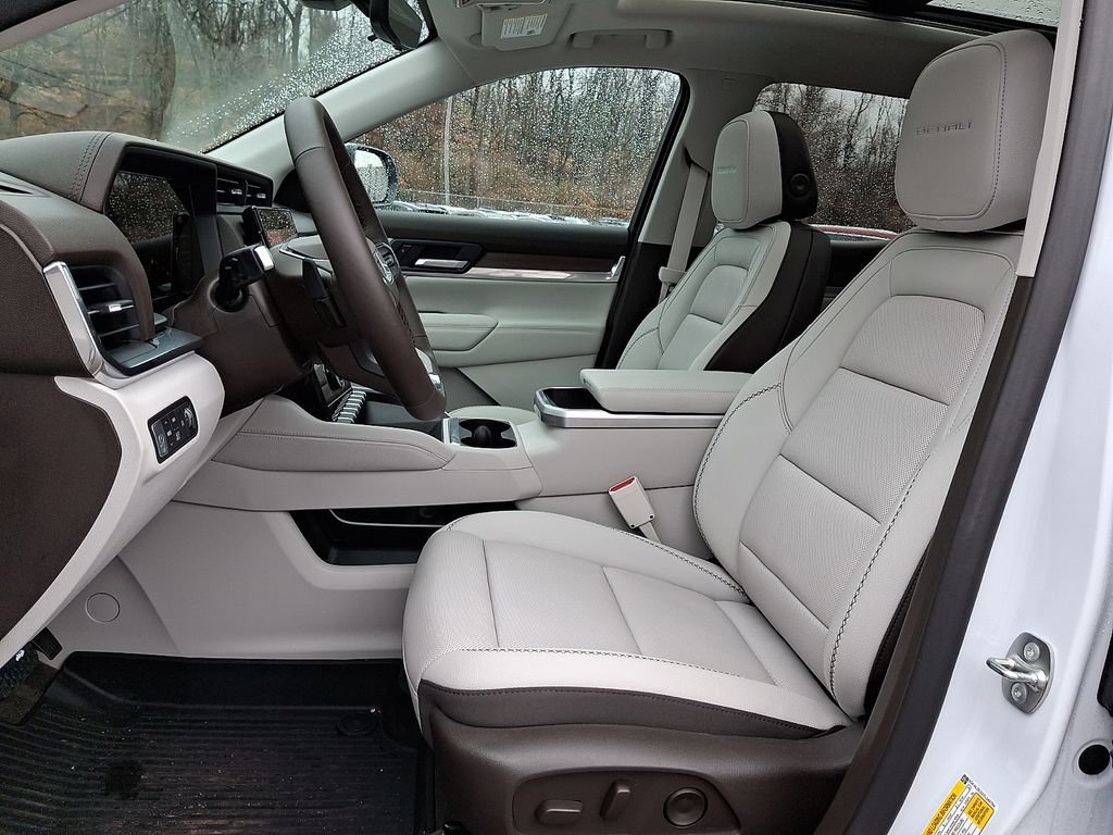 Used 2026 GMC Terrain Denali w/ LPO, Floor Liner Package image 15