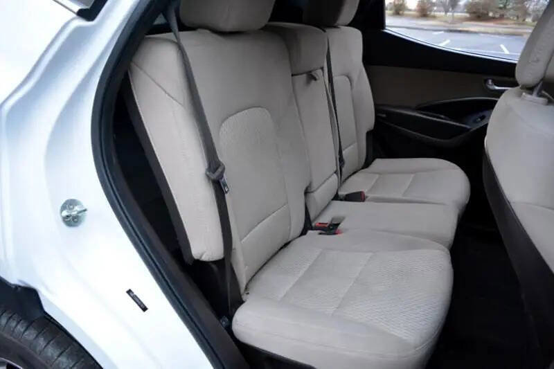 Used 2017 Hyundai Santa Fe Sport image 14