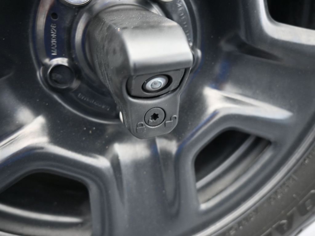 Used 2025 Jeep Wrangler Sport image 35