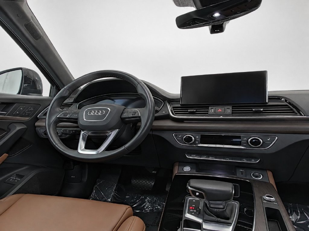 Used 2025 Audi Q5 e Premium Plus AWD/4WD image 29