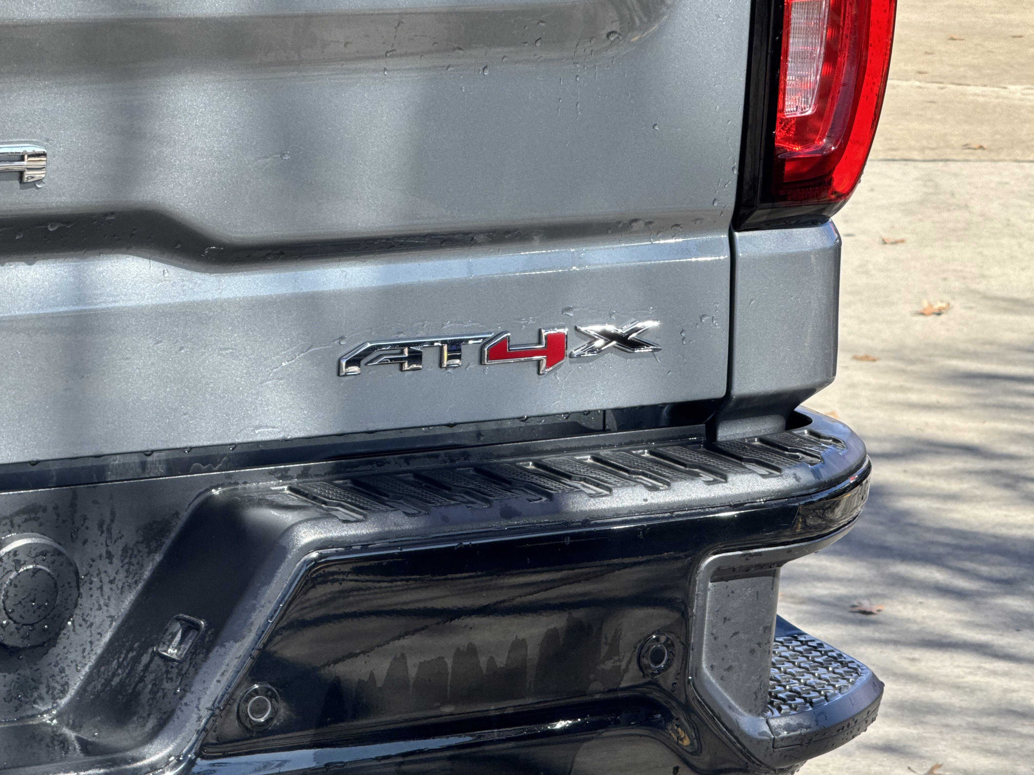 Used 2024 GMC Sierra 1500 AT4X image 8